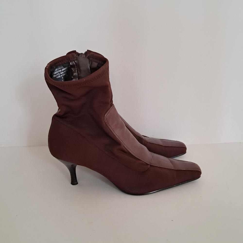 Bandolino Brown Heels Sleek Design